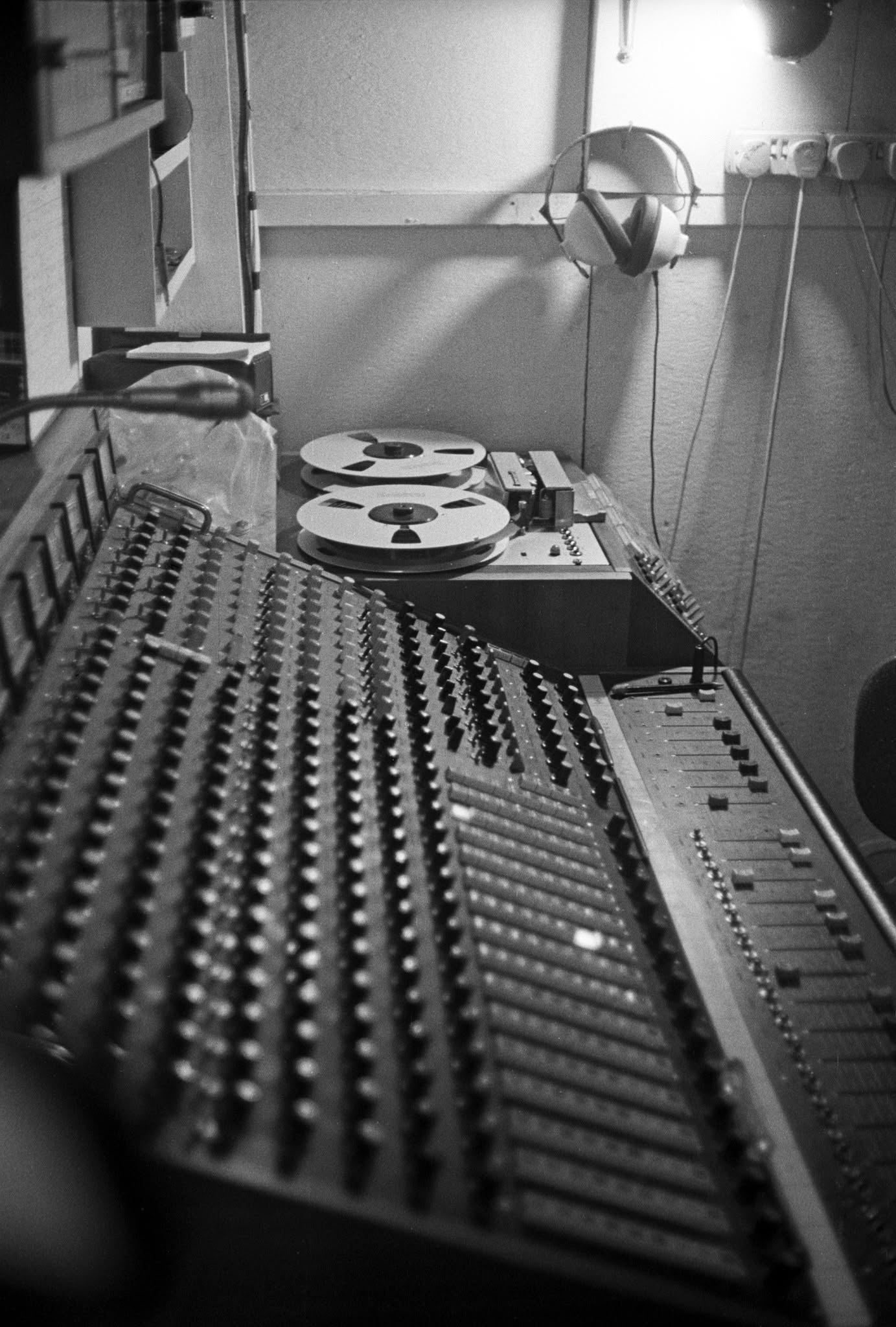 Pathway Studios in Hackney in January 1976 at a Squeeze recording session