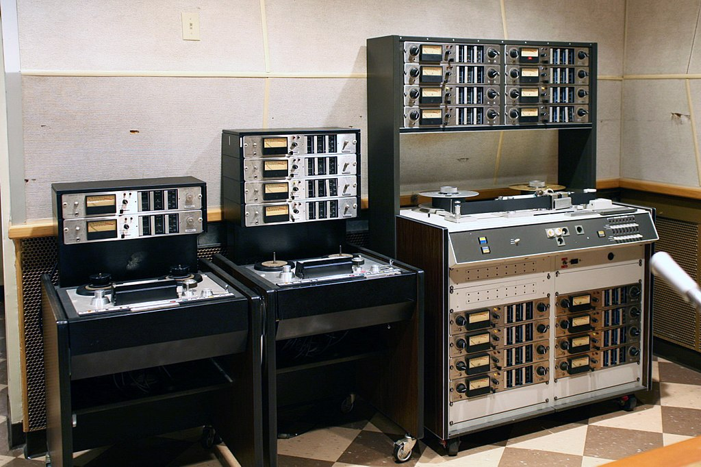 AMPEX 2트랙, 4트랙, 12트랙 릴 테입 녹음기 AMPEX 2트랙, 4트랙, 12트랙 릴 테입 녹음기