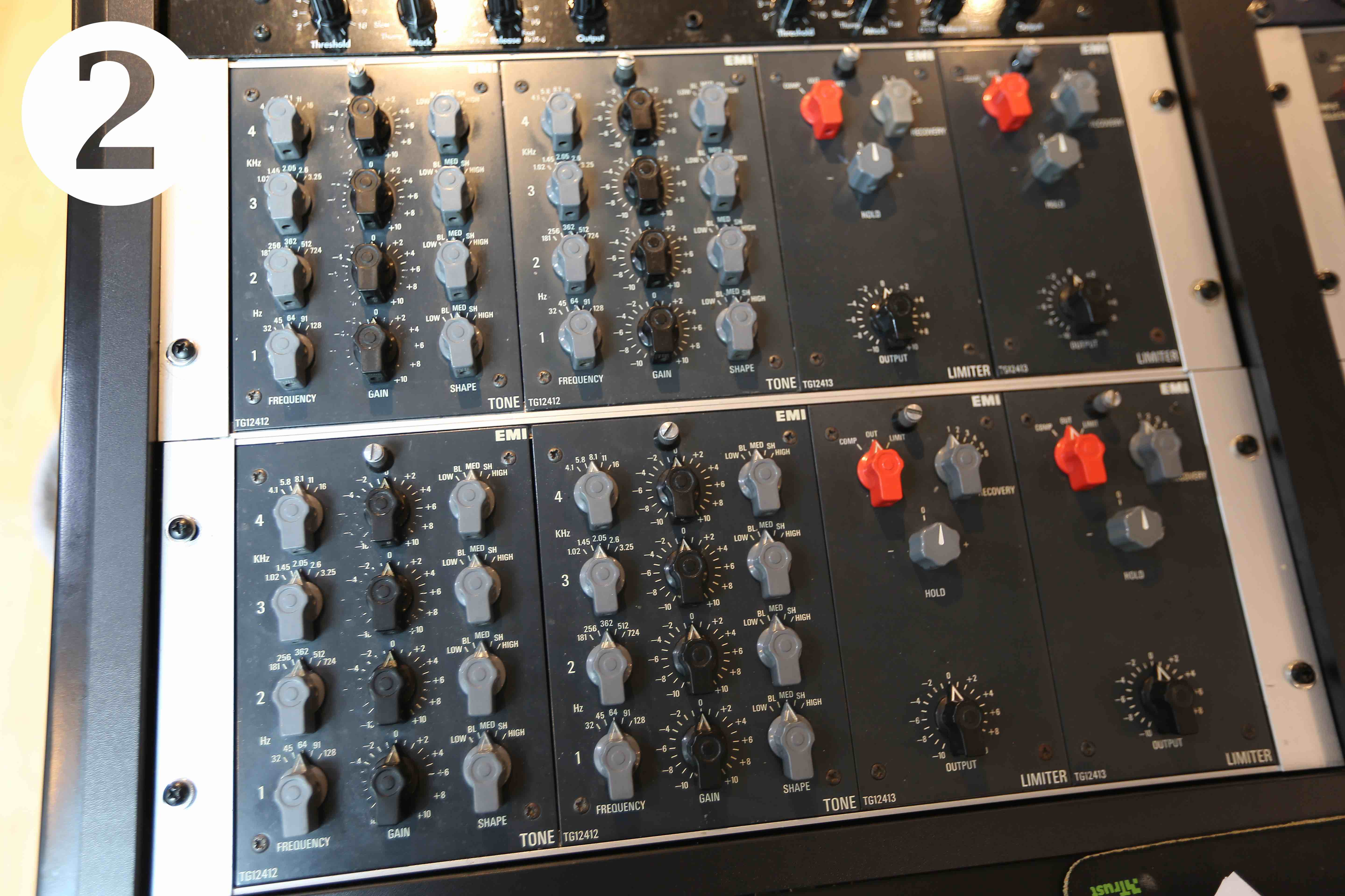 https://www.abbeyroad.com/news/abbey-road-rooms-mastering-suite-6-with-sean-magee-and-oli-morgan-3248 https://www.abbeyroad.com/news/abbey-road-rooms-mastering-suite-6-with-sean-magee-and-oli-morgan-3248