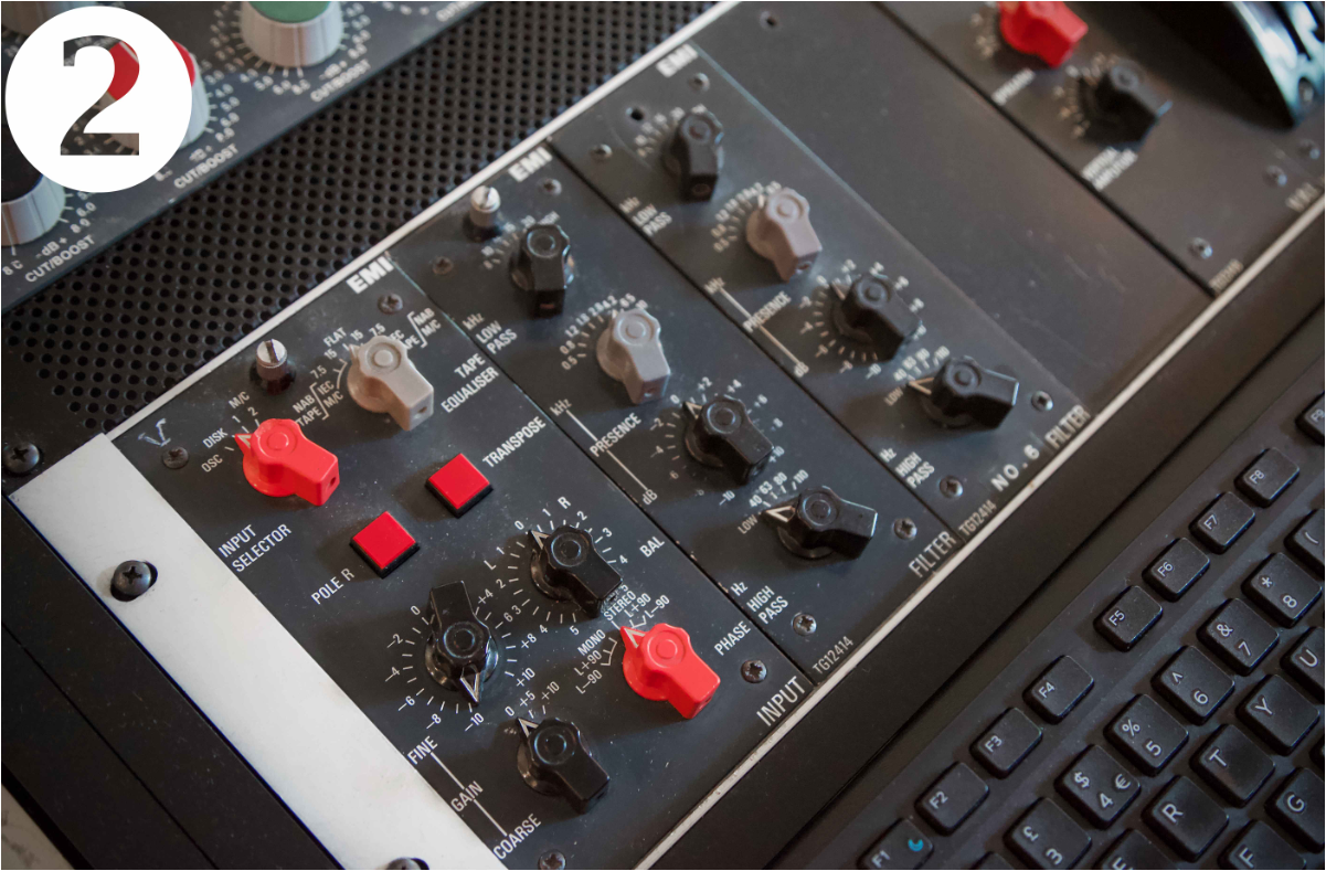 https://www.abbeyroad.com/news/abbey-road-rooms-mastering-suite-5-with-geoff-pesche-3355 https://www.abbeyroad.com/news/abbey-road-rooms-mastering-suite-5-with-geoff-pesche-3355