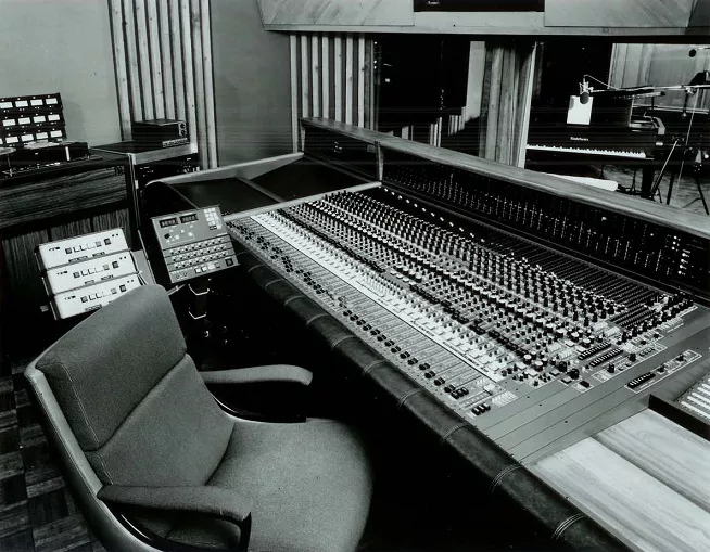 https://www.historyofrecording.com/MCI_JH-500.html